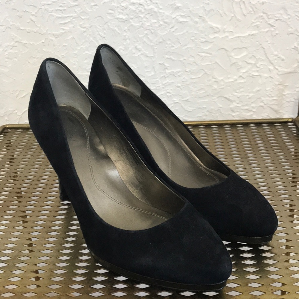 Tahari heels
